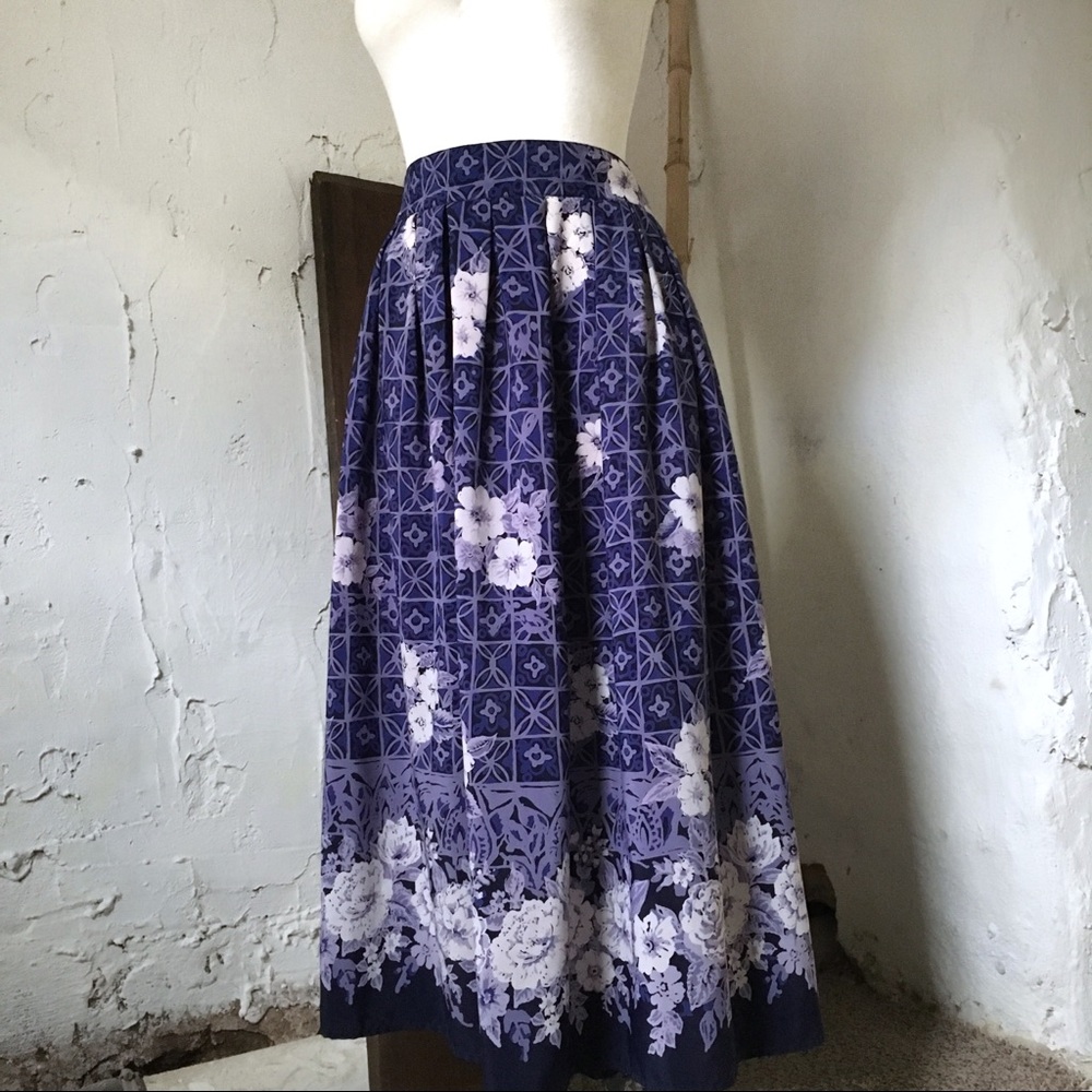 Pleated Pinup Skirt with Elastic Waistband